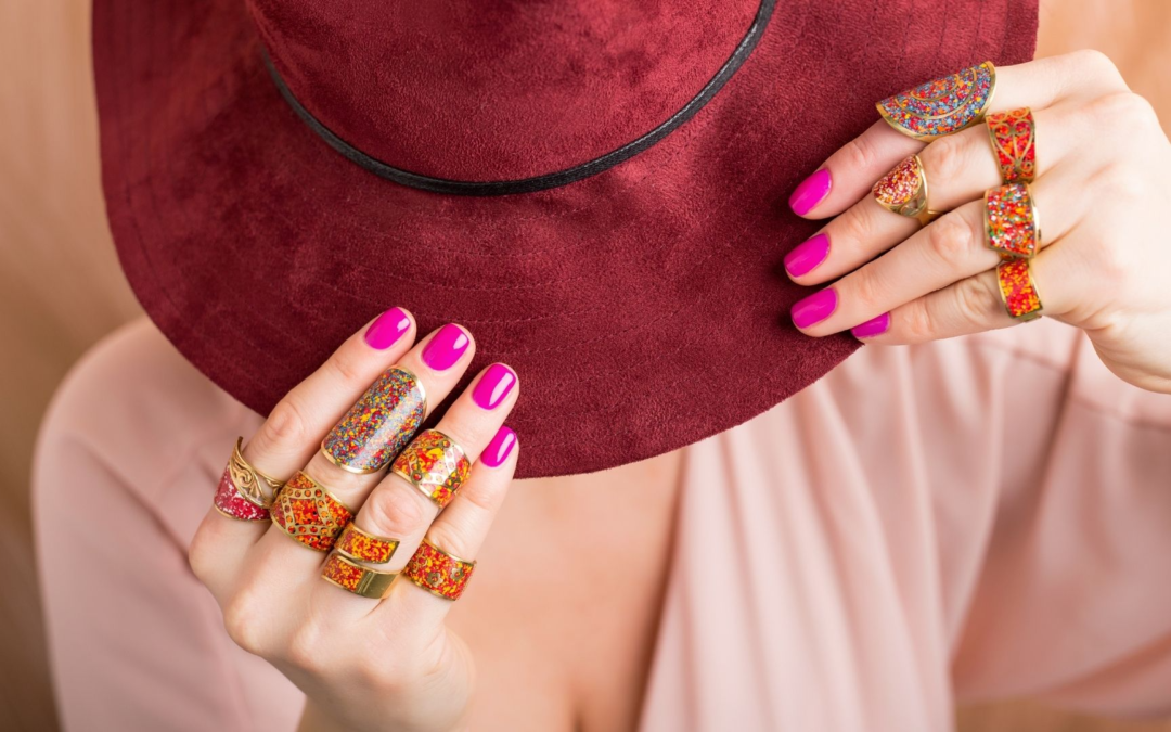 Mode femme : tendances minimalistes et baroques pour innover sans effort