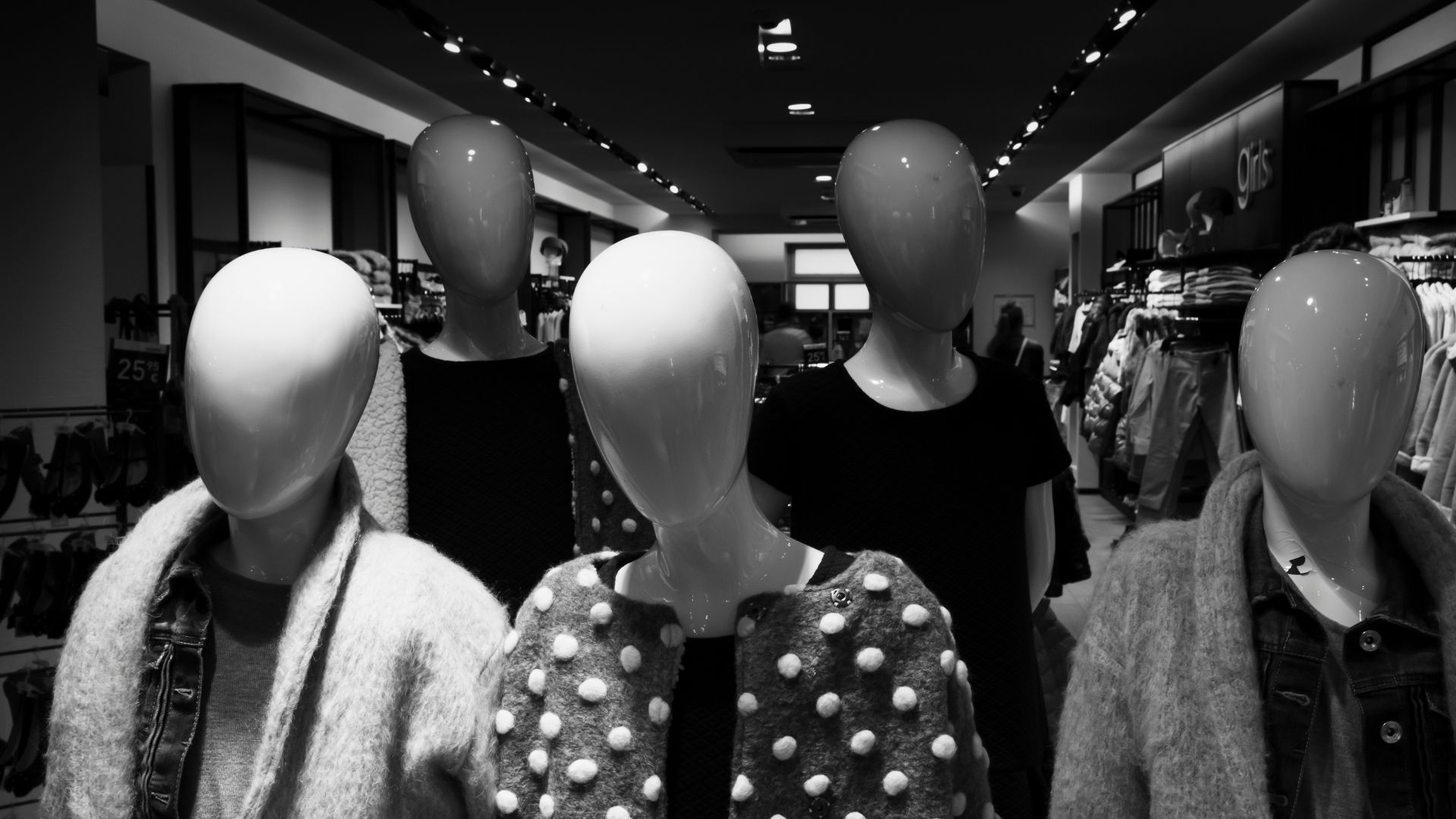 Mode femme réinvente le tailoring intérieur entre héritage et innovation