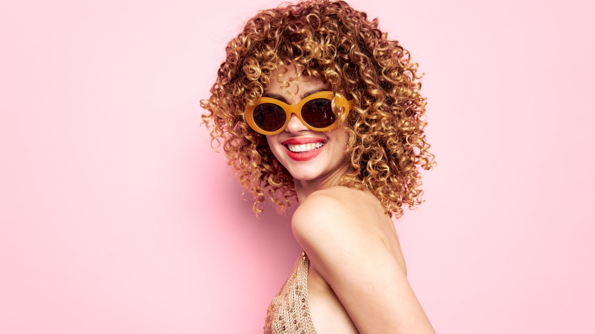 Mode féminine : immersion dans tendances, innovations et astuces chics